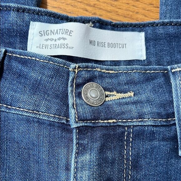 Signature Levi Strauss Midrise Bootcut Blue Women's Jeans 29/32 - Picture 4 of 8